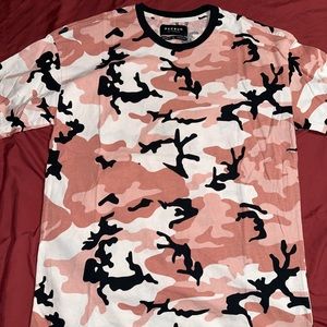 Camo T-Shirt • by PACSUN